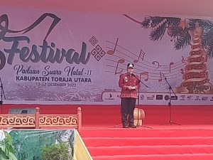 OMBAS Secara Resmi Membuka Festival Paduan Suara ke 2 Tahun 2022 Kabupaten Toraja Utara di Lapangan Bakti