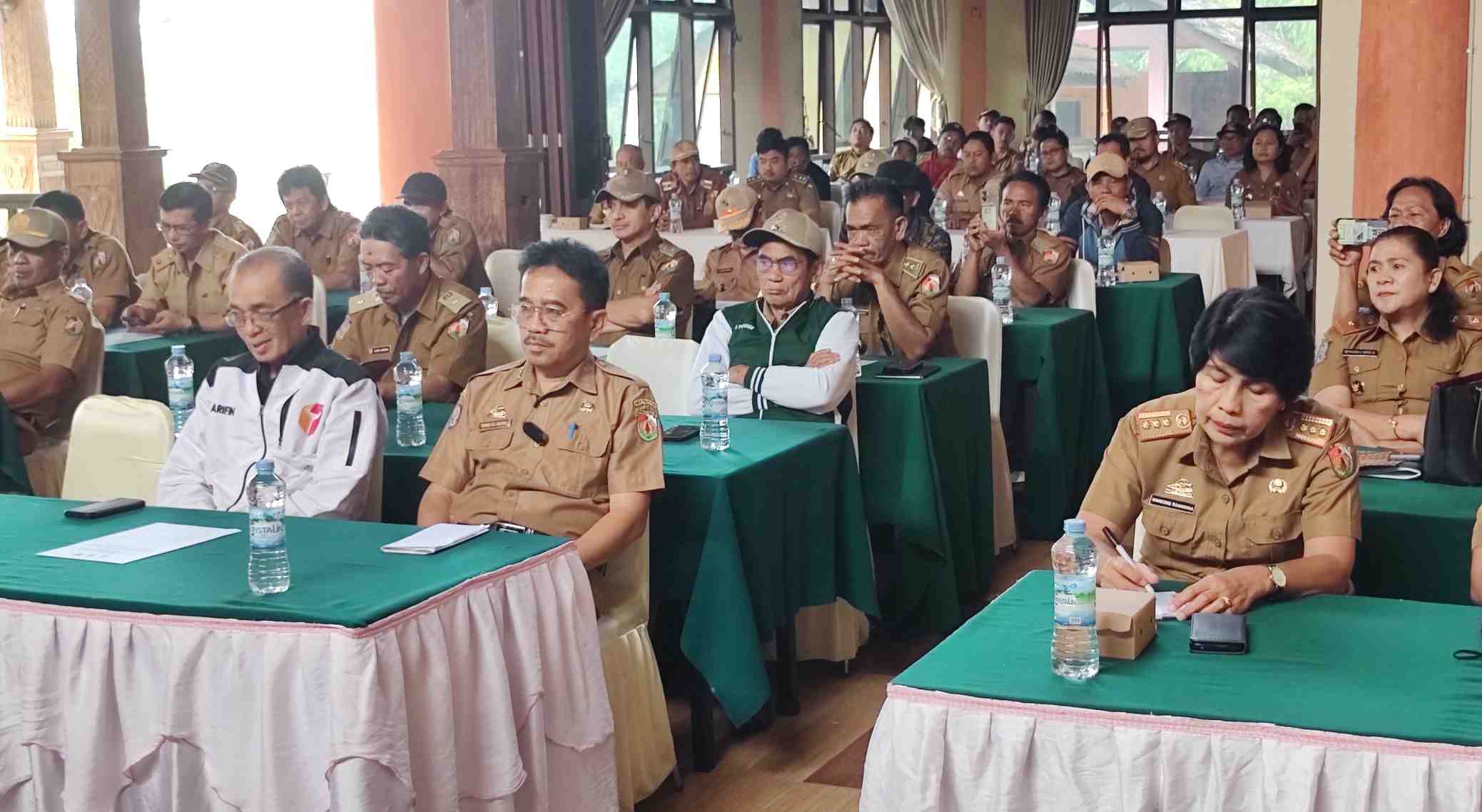 Para Kepala OPD, Kepala Lembang dan Lurah menghadiri Sosialisasi Pengawasan yang di laksanakan oleh Bawaslu Toraja Utara, Selasa, 01/9/2024.(foto/dok, Istimewa) 